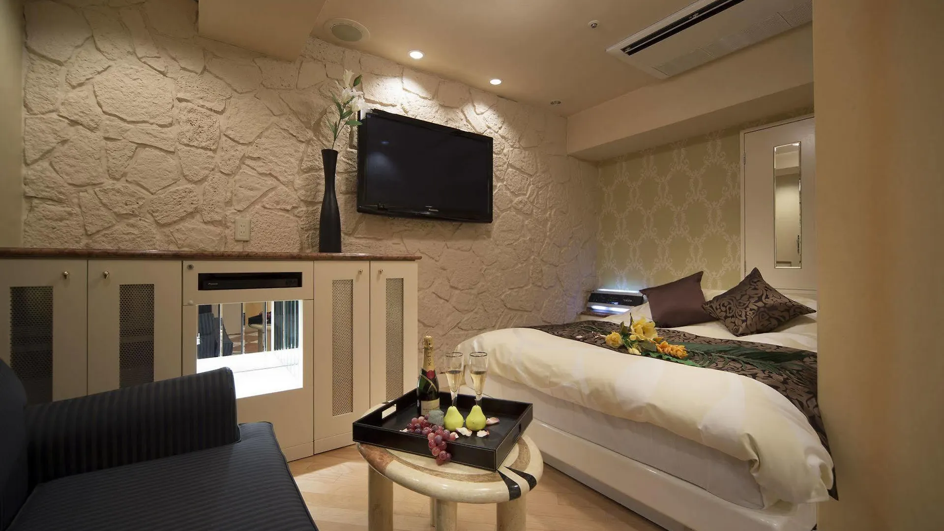 Hotel Sulata Shibuya Dougenzaka (Adults Only) Tokyo 2*,  Japan